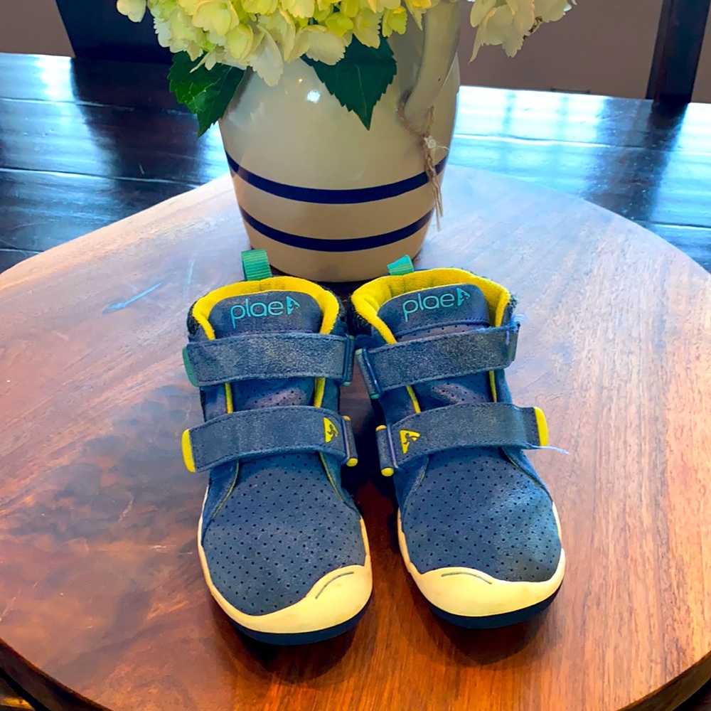Boys Plae Brand High Tops “Max”. Sz 10